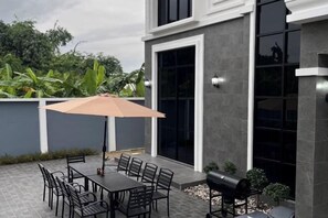 Exterior - Modern 3BR British Pool Villa + 5KM Jomtien Beach (Pattaya)