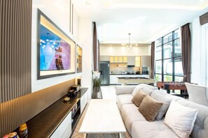 Unclassified image, 4 of 83, button - Modern 3BR British Pool Villa + 5KM Jomtien Beach (Pattaya)