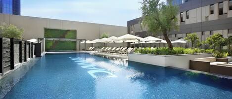 حمّام سباحة خارجي