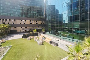 Superior-Studio, Gartenblick | Blick vom Balkon