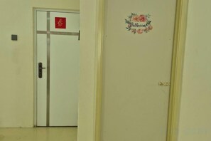 Unclassified image, 3 of 56, button - Ipoh Homestay Vacation 12 Pax 4 Bedroom for Delicious Food (Ipoh)