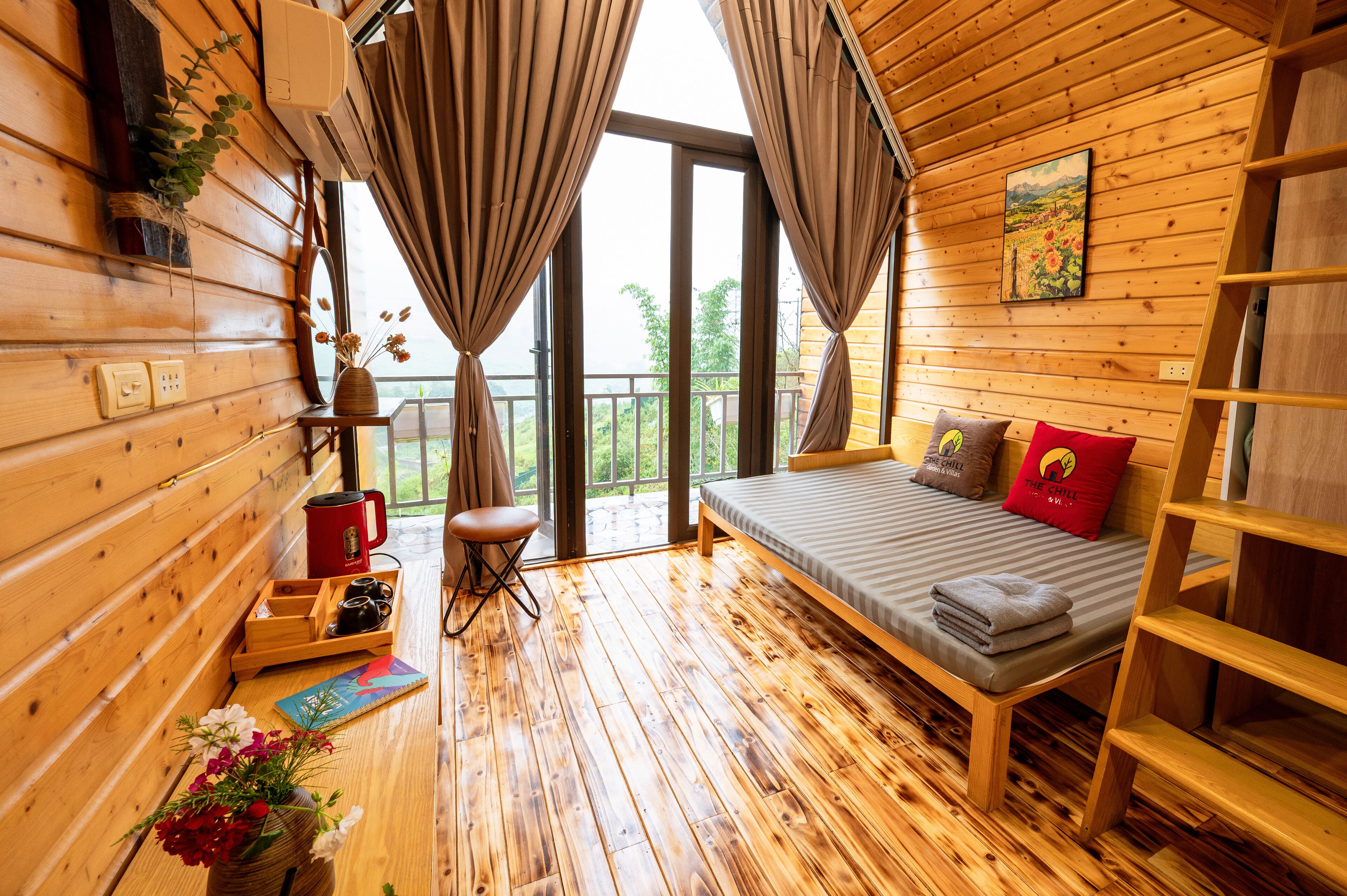 Family Bungalow, Balcony, Mountain View | Interior