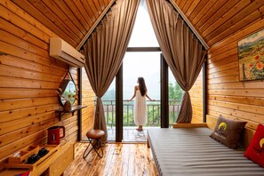 Family Bungalow, Balcony, Mountain View | Premium bedding, free WiFi, bed sheets - Chill With Home Sapa (Sa Pa)