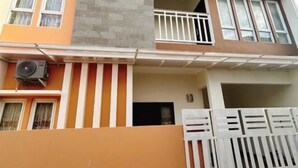 Unclassified image, 3 of 7, button - Fnf homestay (Banguntapan)