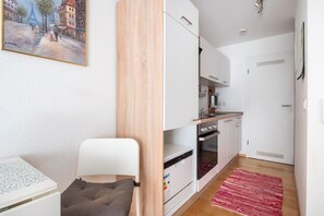 Fridge, microwave, oven, stovetop - Gemütlicher Rückzugsort in Rottweil mit Terrasse (Rottweil-Bühlingen)