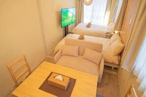 Unclassified image, 3 of 5, button - Kitashinjuku Wood Wall Stay (Tokyo)