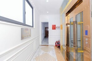 المنشأة من الداخل