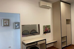 Interior - Shamrock Beach Villa Penang No19 Sleeps 22 (Tanjung Bungah)