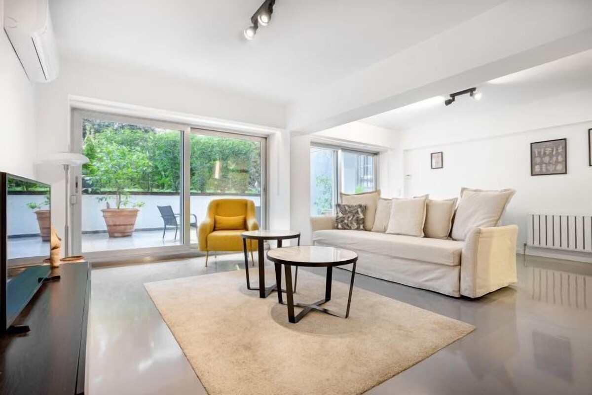 One Bedroom W. Garden (S0)