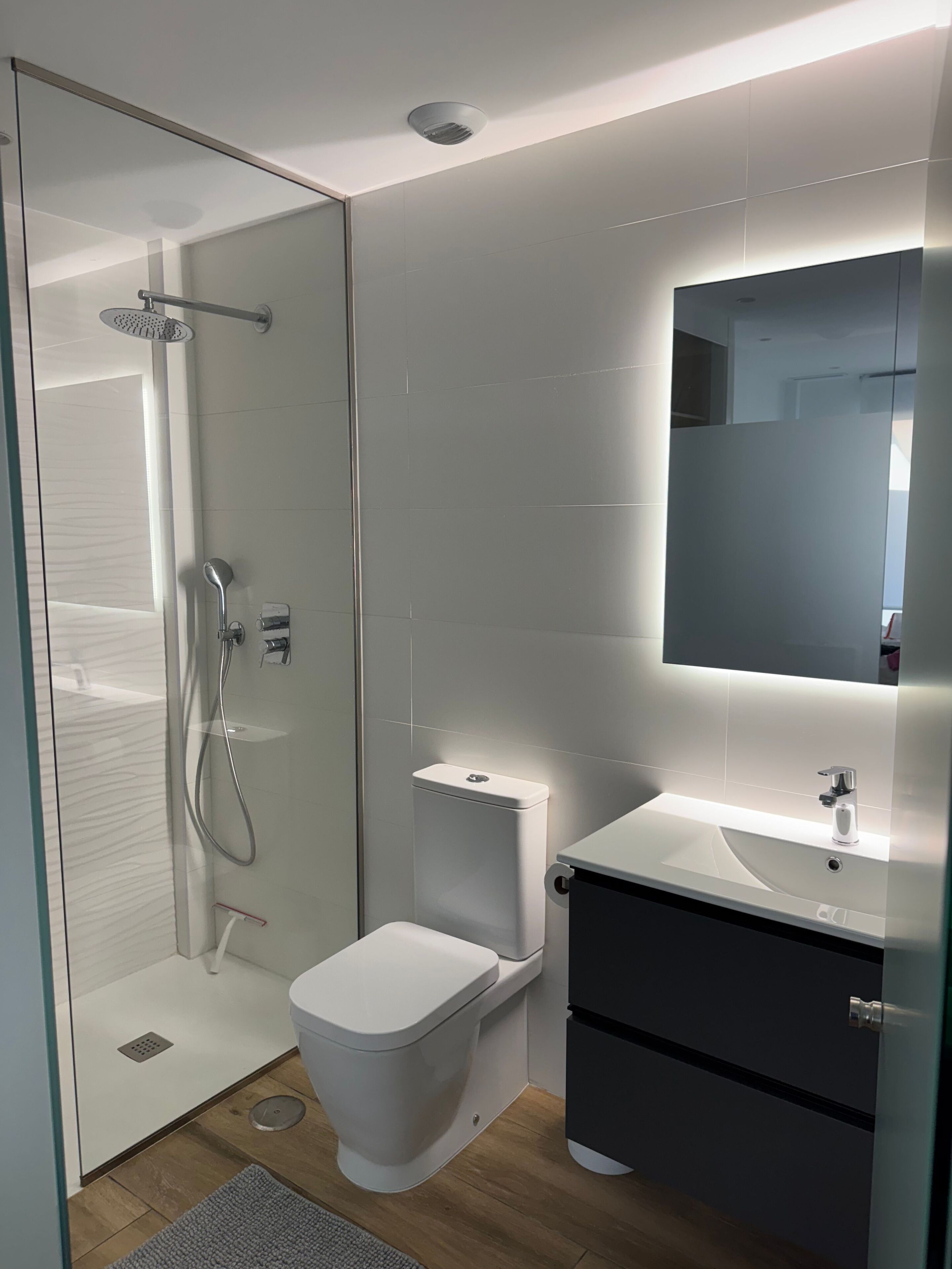Apartment, 2 Bedrooms, Accessible, Smoking | Bathroom