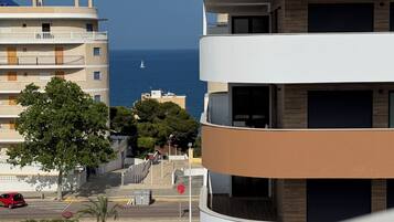 Apartment, 2 Bedrooms, Accessible, Smoking | Bahagian luar