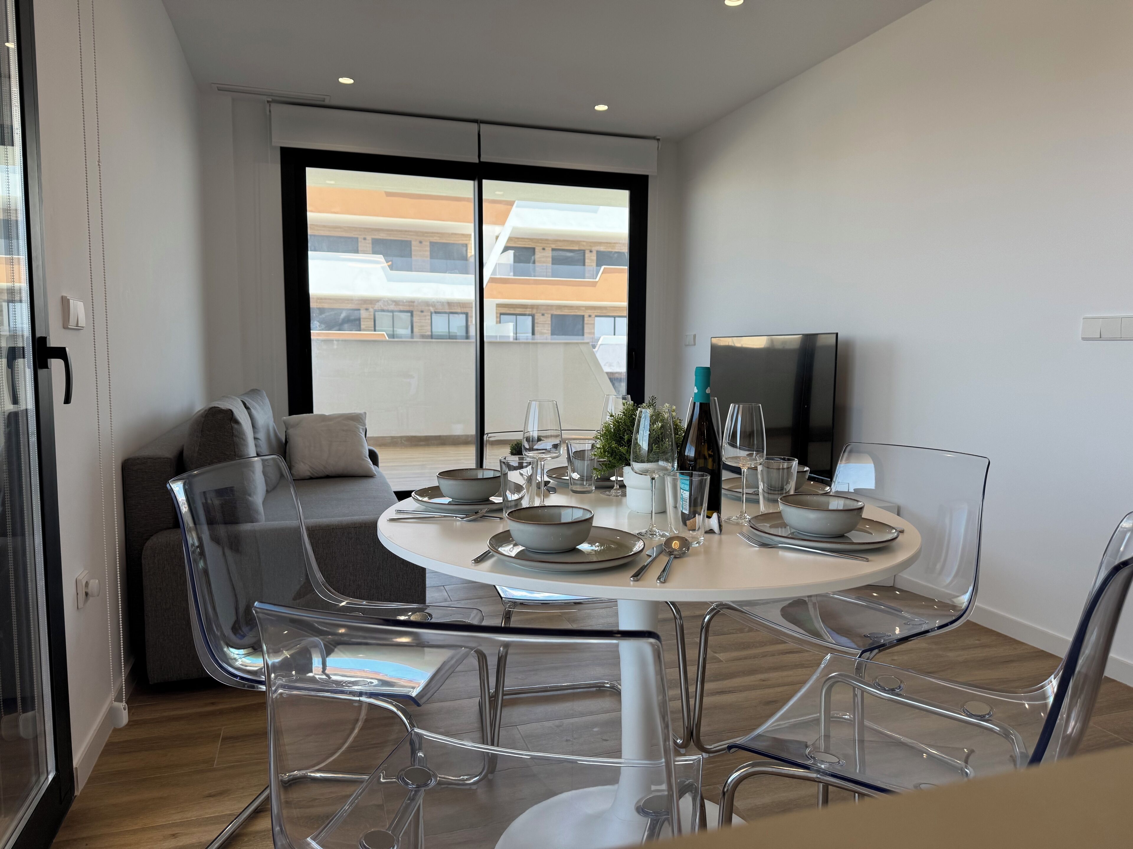 Apartment, 2 Bedrooms, Accessible, Smoking | Dining room