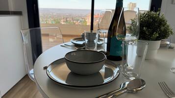 Apartment, 2 Bedrooms, Accessible, Smoking | Dining