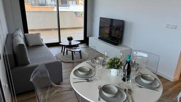 Apartemen, 2 kamar tidur, akses difabel, Boleh Merokok | Ruang makan