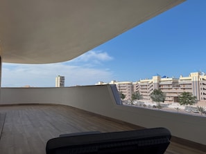 Terrace/patio - Luxurious 2-bedroom Apartment in Arenals del Sol With Pool and Sea Views (Elche)