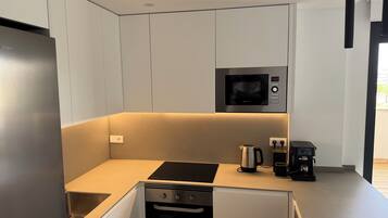 Apartment, 2 Bedrooms, Accessible, Smoking | Interior