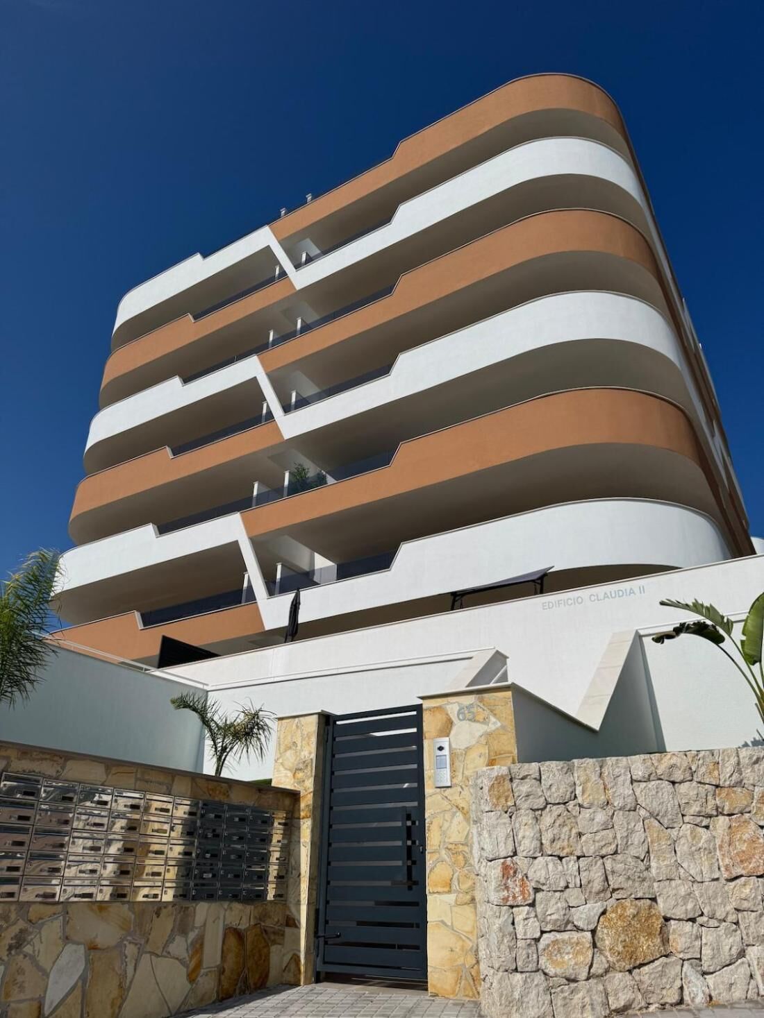Apartment, 2 Bedrooms, Accessible, Smoking | Exterior