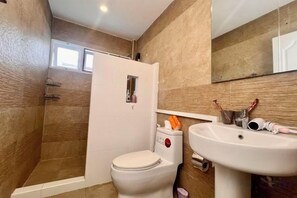 Bathroom - Chasing Light Villa (Pattaya)