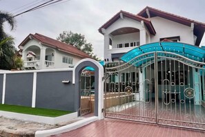 Exterior - Chasing Light Villa (Pattaya)