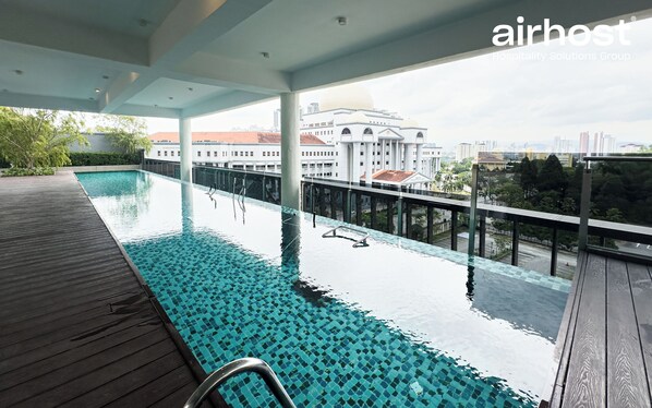 실내 수영장, 야외 수영장