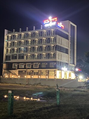 Mặt ti��ền nơi lưu trú