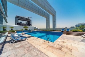 Outdoor pool - bnbme Luxury Apt in JLT nr Marina w/ Pool & Gym (Dubai)