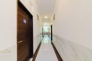 Interior - RedDoorz @ Lotus House Seminyak (Bali)