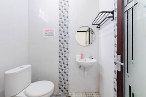 Room - RedDoorz @ Lotus House Seminyak (Bali)