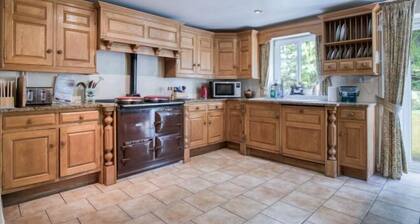 Bullcroft - 6 Bedroom House - Oxwich