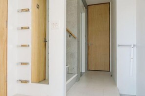 Interior - TOKYO CABIN (Musashino)