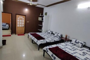 Room - Krishnaalay Guest House (Ujjain)