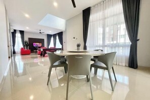 Room - Private Pool Retreat, 6BR Langkawi Villa by Zervin (Langkawi)