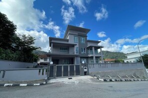 Unclassified image, 3 of 3, button - Private Pool Retreat, 6BR Langkawi Villa by Zervin (Langkawi)