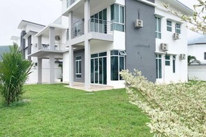 Room - Private Pool Retreat, 6BR Langkawi Villa by Zervin (Langkawi)