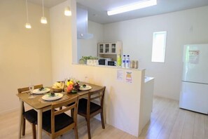 Room - french house (Uruma)
