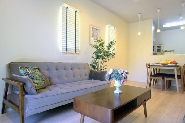 Room - french house (Uruma)