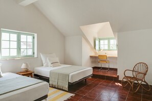3 chambres, fer et planche à repasser, Wi-Fi gratuit, draps fournis