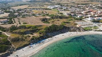Pantai persendirian berhampiran