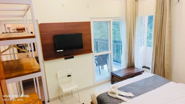 Superior Room, Balcony, Hill View | Free WiFi