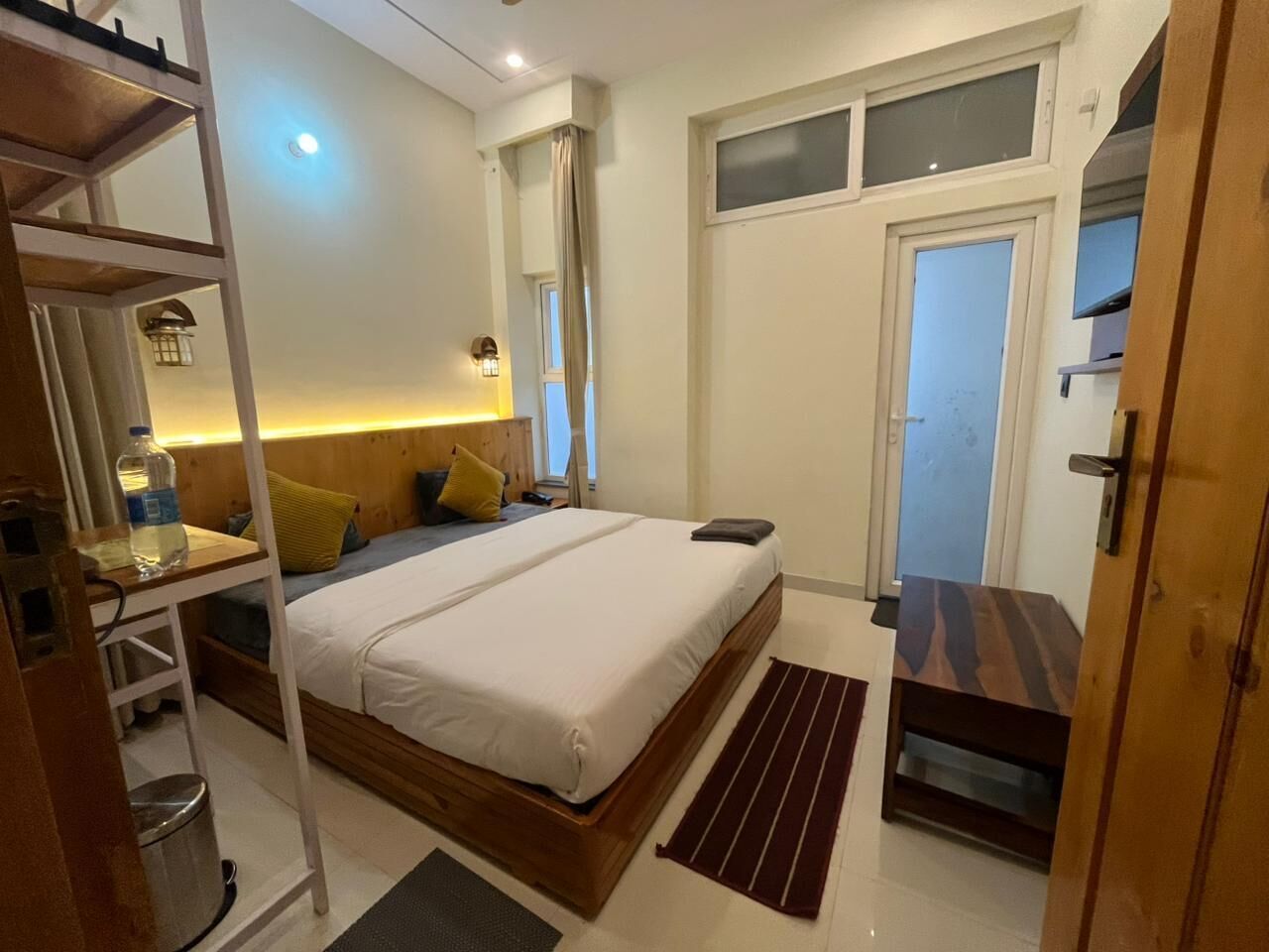 Deluxe-huone | Egyptinpuuvillaiset lakanat, ylelliset vuodevaatteet, ilmainen Wi-Fi