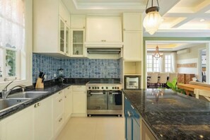Unclassified image, 3 of 12, button - Viki Nest by SooBali 4BR (Bali)