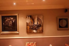 Room - House J Hotel and Resorts (Lagos)