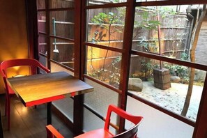 تناول الطعام