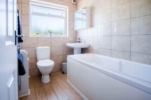 Room - Larkfield - 3 Bedroom Holiday Home - Penally (Tenby)