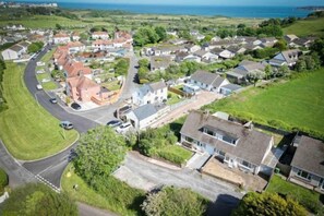 Room - Larkfield - 3 Bedroom Holiday Home - Penally (Tenby)