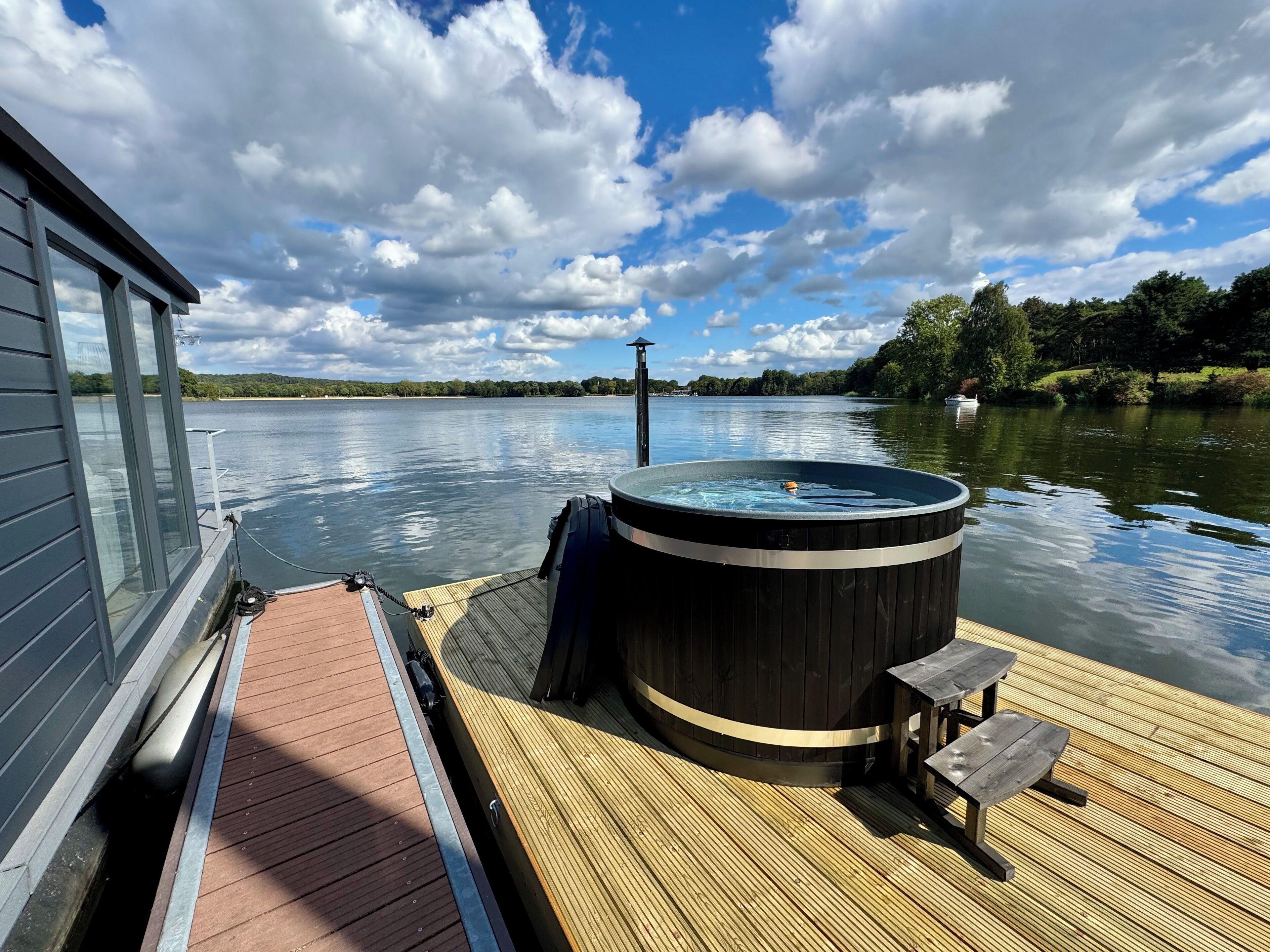 Tina de hidromasaje al aire libre