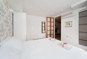 Iron/ironing board - Stylish Apt w/ Charming Balcony in the Very Center (Tel Aviv)