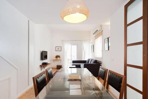 Tabla de planchar con plancha 