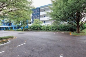 Exterior - Beach Front Condo, Baan Thew Talay Blue Sapphire (Cha-am)