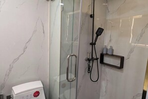 Bathroom - 35th floor 1 bedroom (Phnom Penh)